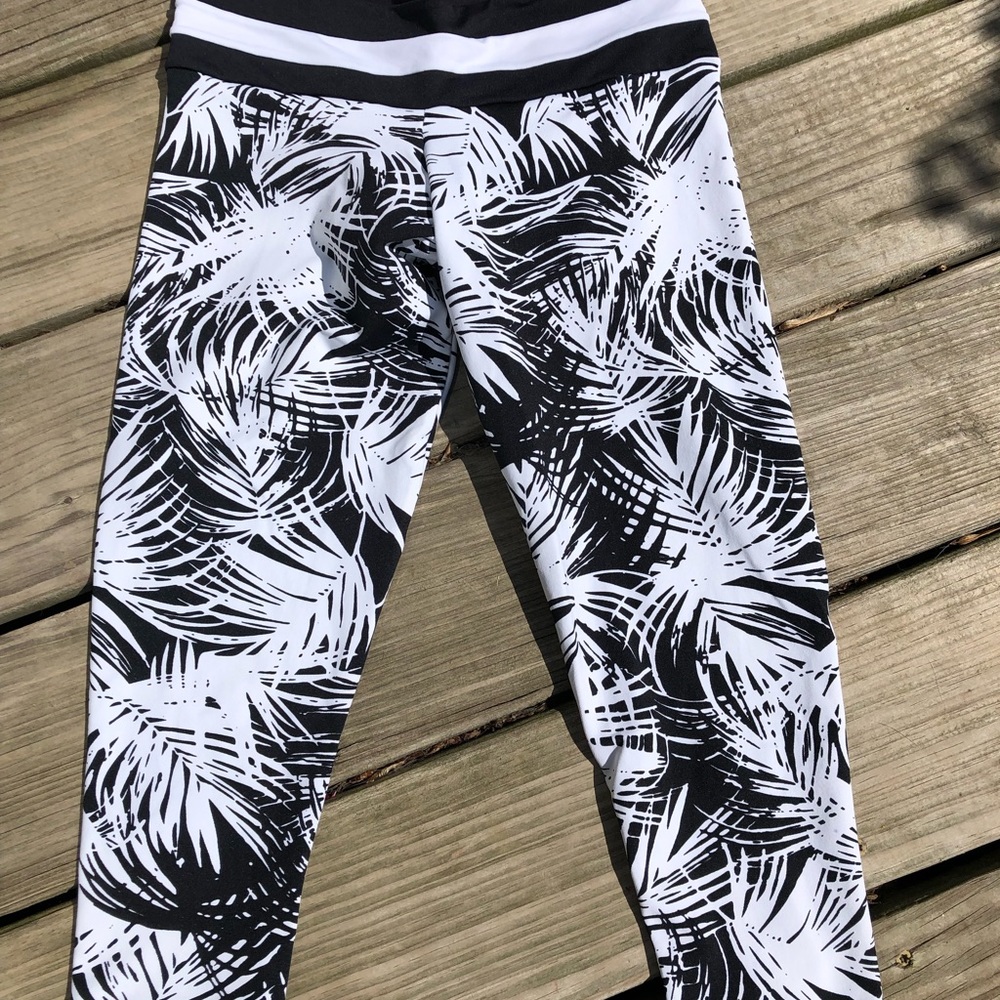 🌴 Satya Yoga Pants